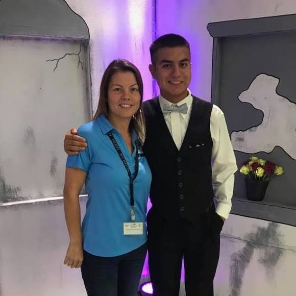 Meet your Posher, Gloria - Picture 1 of 1